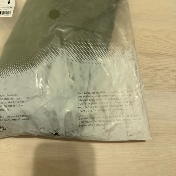 On Running Men's 7” Core Shorts - Picture 4 of 6